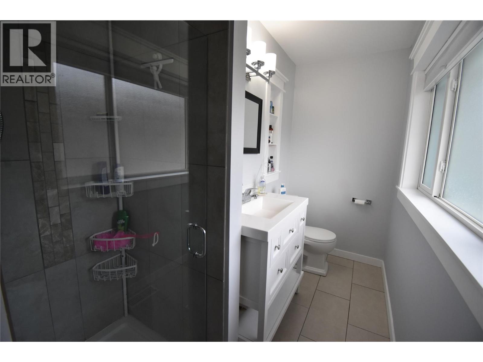 2201 Mcbride Street, Trail, British Columbia  V1R 3A6 - Photo 14 - 10372246