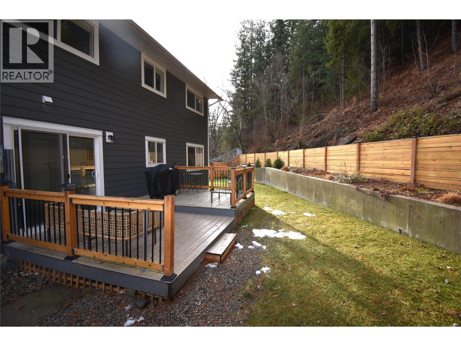 2201 Mcbride Street, Trail, British Columbia  V1R 3A6 - Photo 29 - 10372246