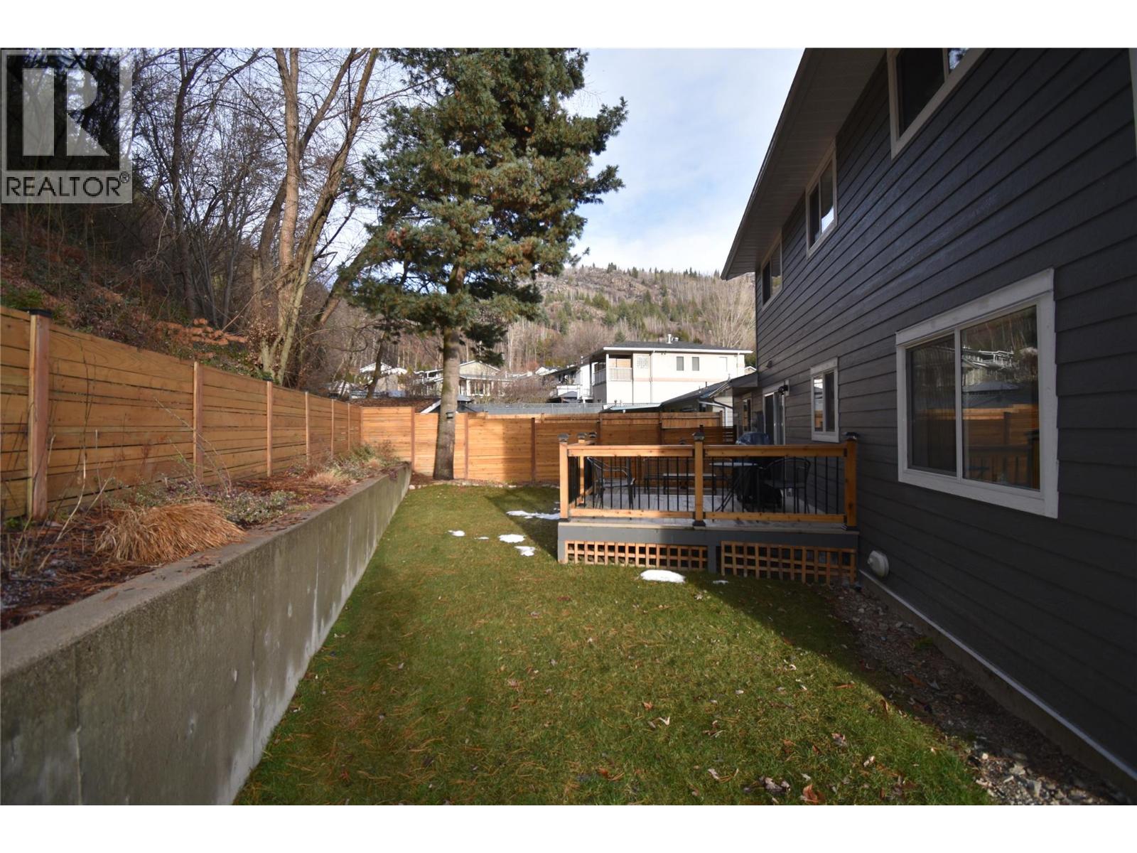 2201 Mcbride Street, Trail, British Columbia  V1R 3A6 - Photo 31 - 10372246