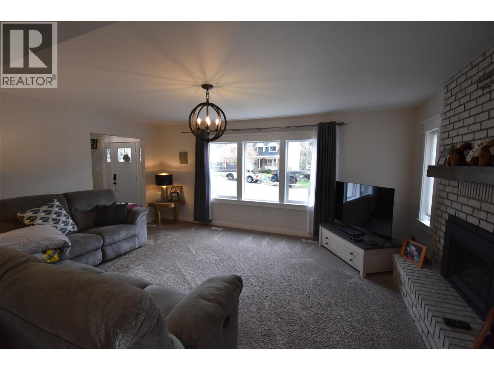 2201 Mcbride Street, Trail, British Columbia  V1R 3A6 - Photo 5 - 10372246