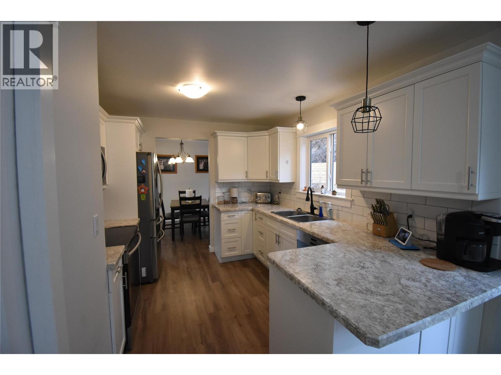 2201 Mcbride Street, Trail, British Columbia  V1R 3A6 - Photo 7 - 10372246