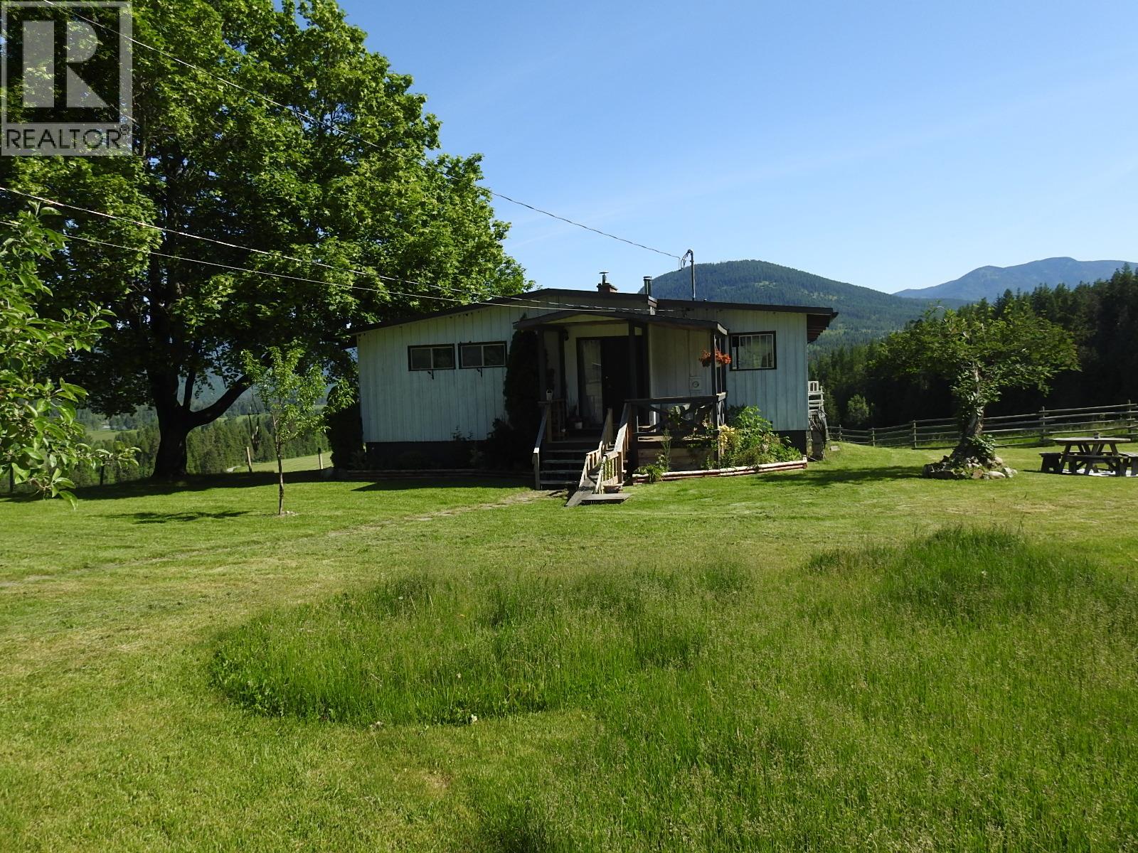 43 Sigalet Road, Lumby, British Columbia  V0E 2G6 - Photo 8 - 10371756