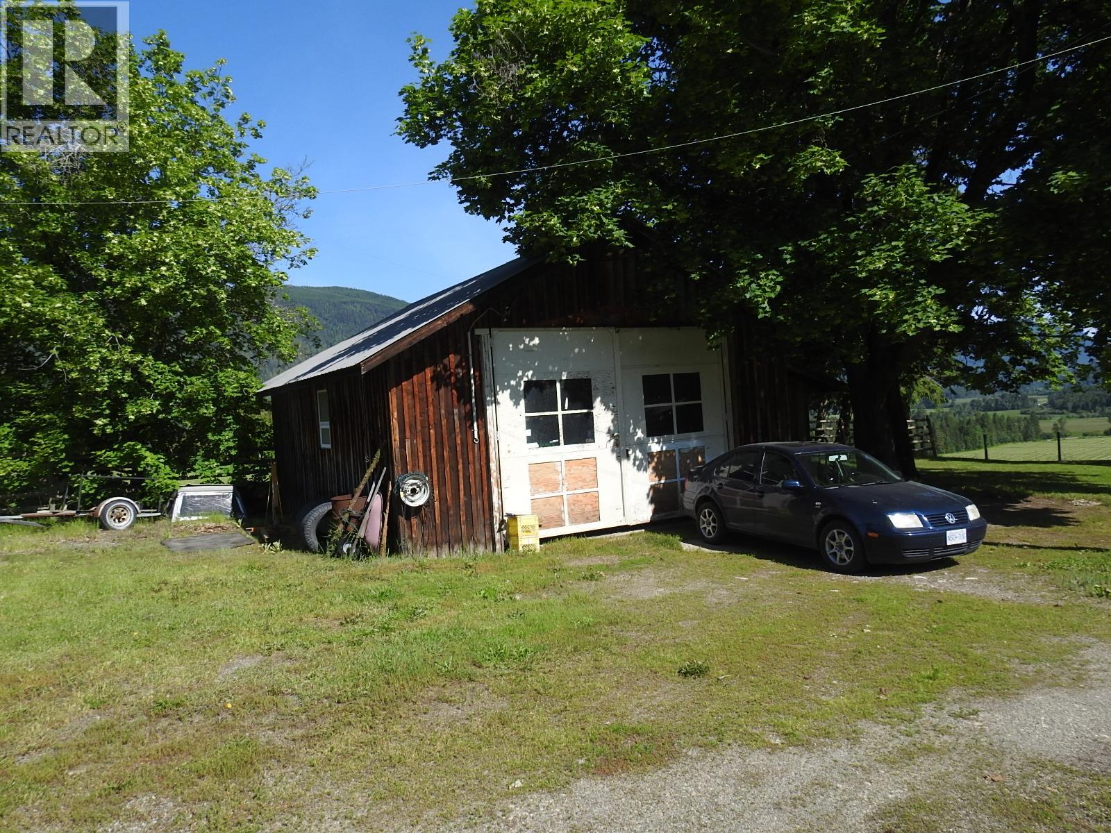 43 Sigalet Road, Lumby, British Columbia  V0E 2G6 - Photo 9 - 10371756