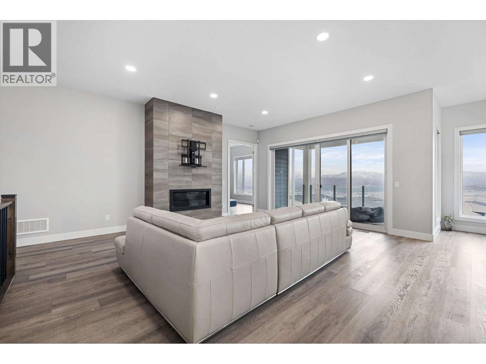 1940 Foxtail Terrace, Kelowna, British Columbia  V1P 1T9 - Photo 6 - 10372242