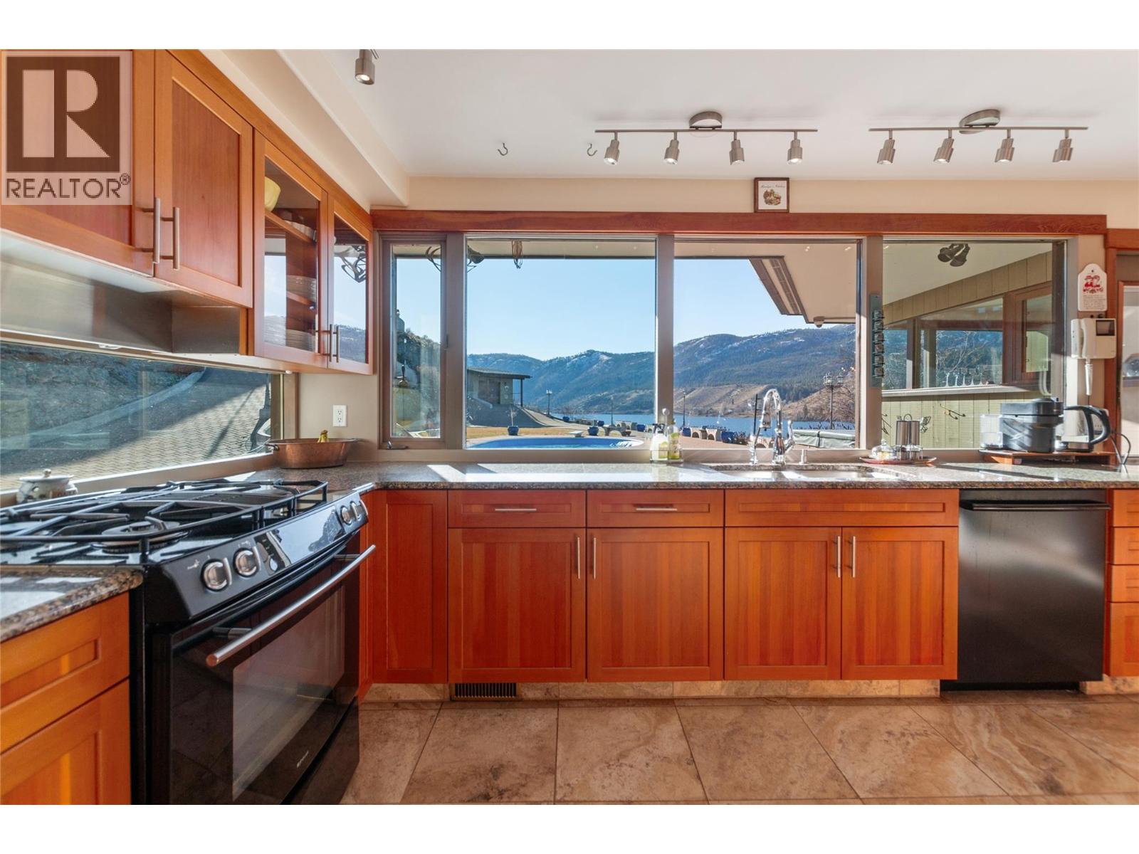 264 Eastside Road, Okanagan Falls, British Columbia  V0H 1R0 - Photo 22 - 10372320