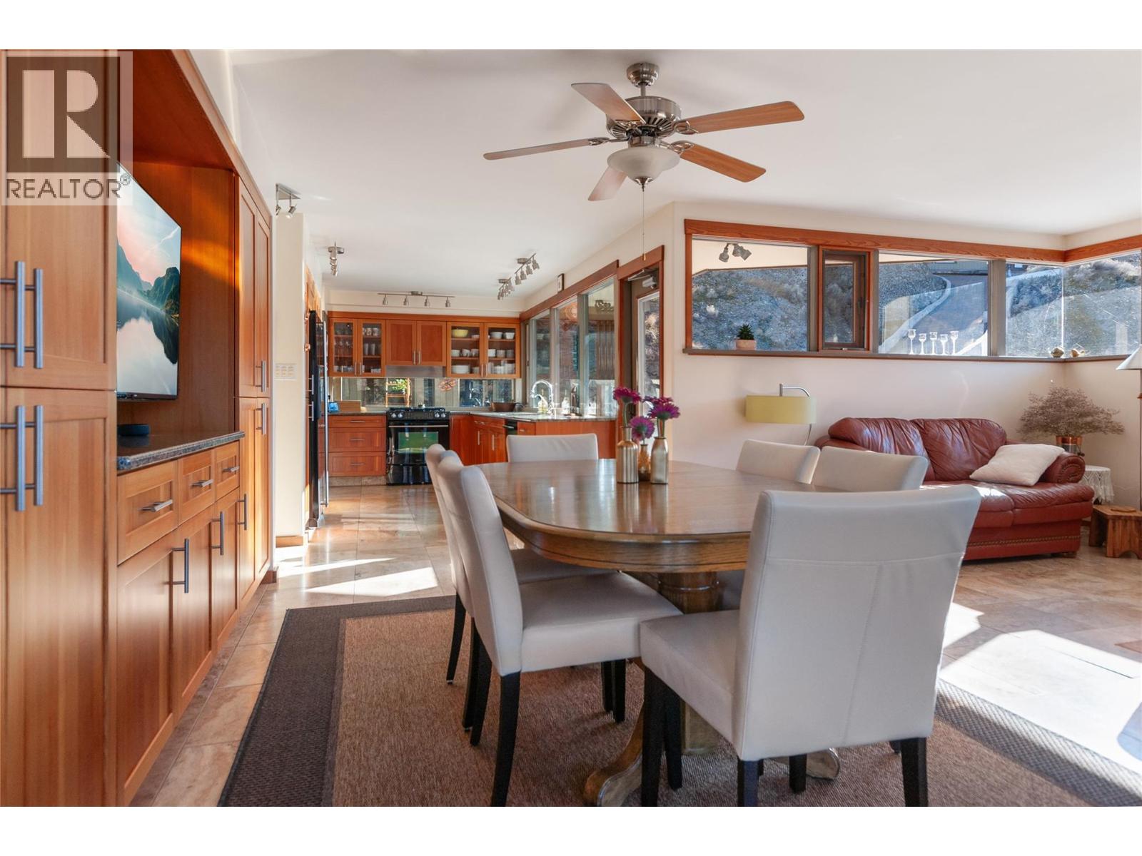 264 Eastside Road, Okanagan Falls, British Columbia  V0H 1R0 - Photo 24 - 10372320