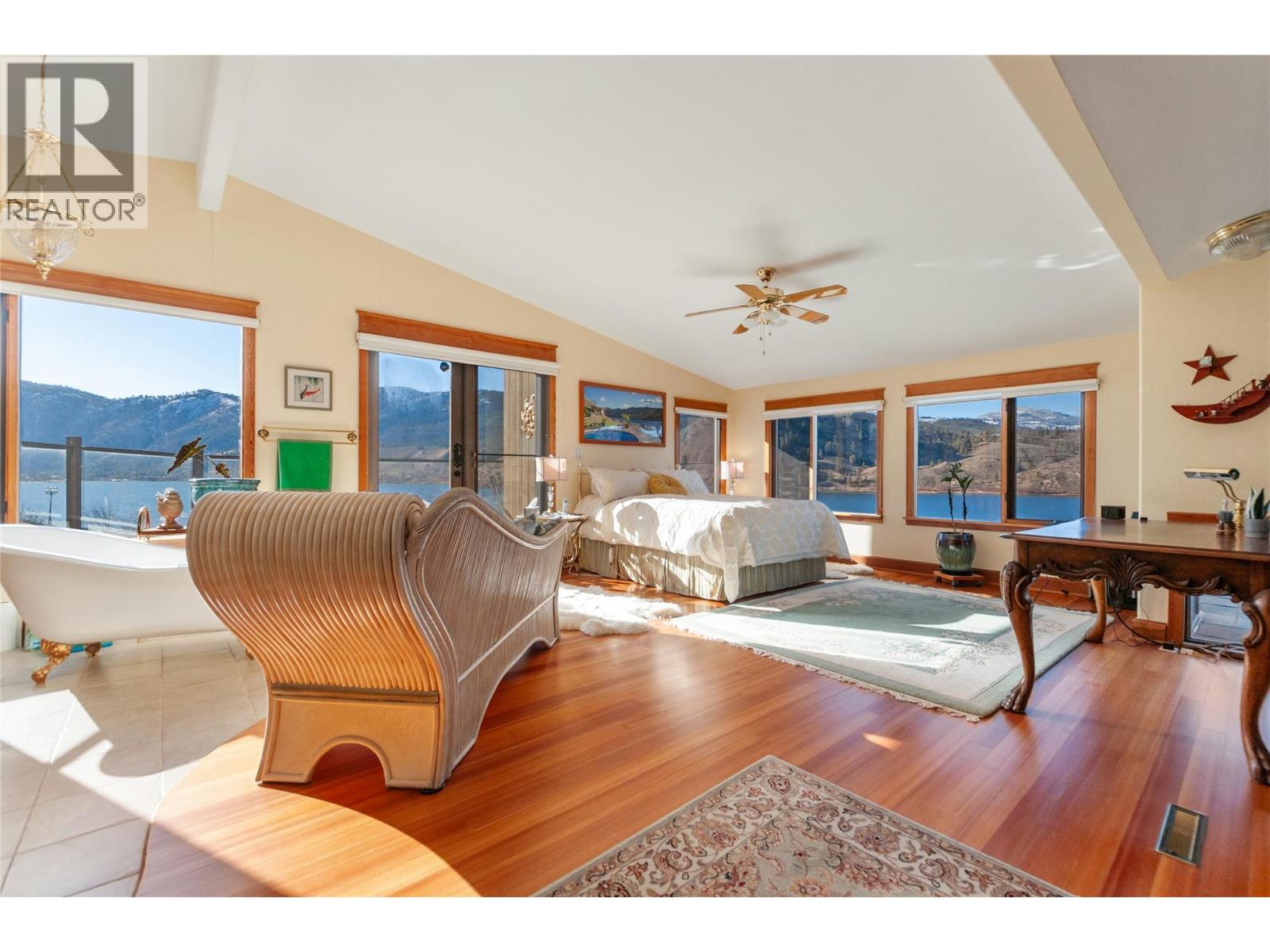 264 Eastside Road, Okanagan Falls, British Columbia  V0H 1R0 - Photo 26 - 10372320