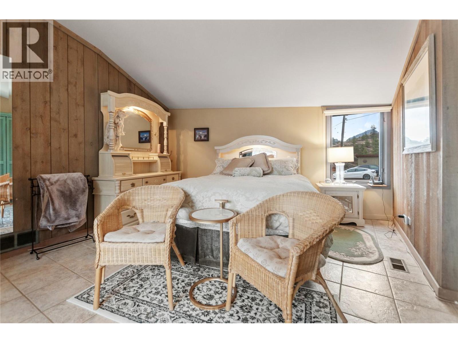 264 Eastside Road, Okanagan Falls, British Columbia  V0H 1R0 - Photo 28 - 10372320