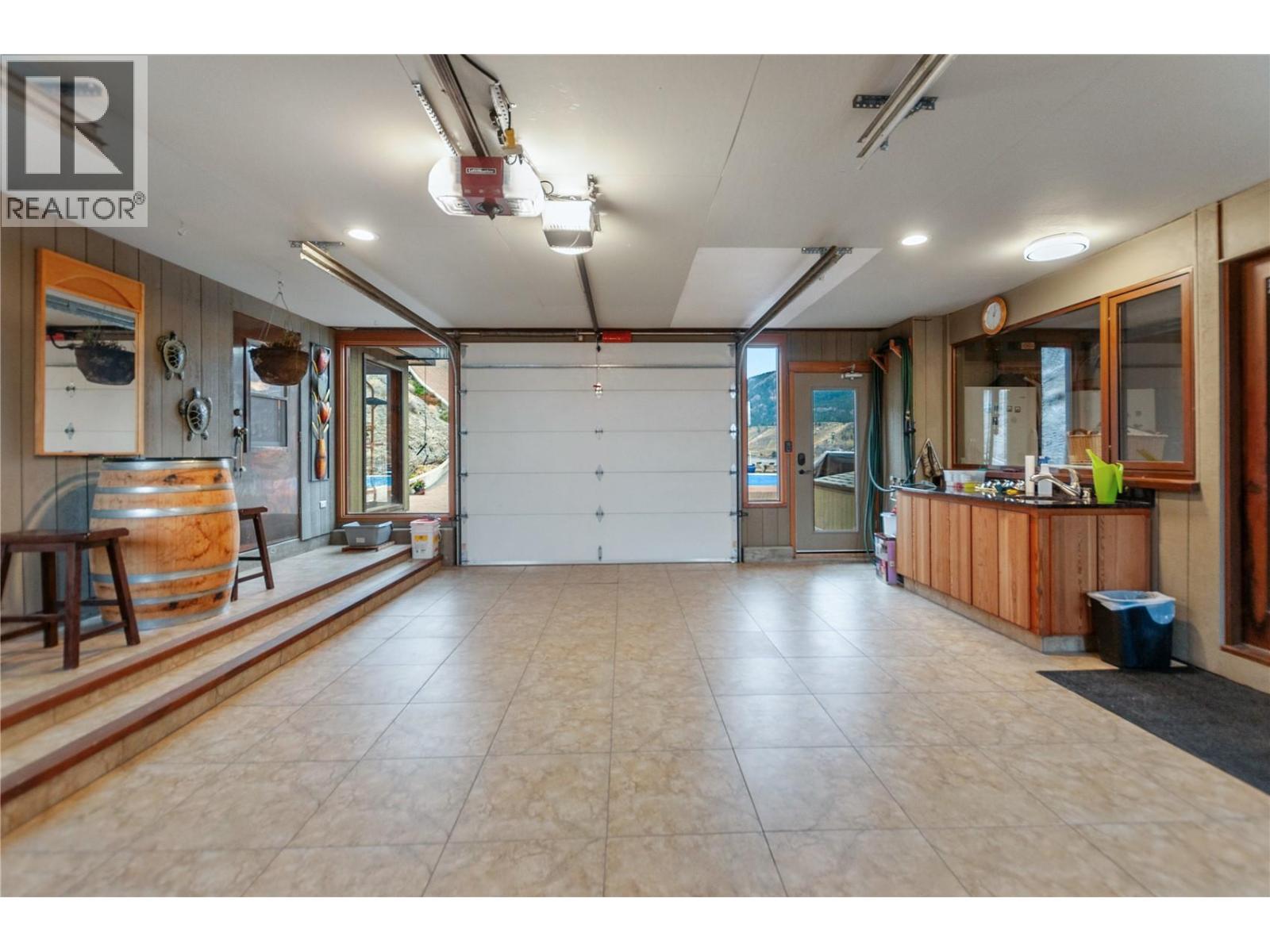 264 Eastside Road, Okanagan Falls, British Columbia  V0H 1R0 - Photo 34 - 10372320