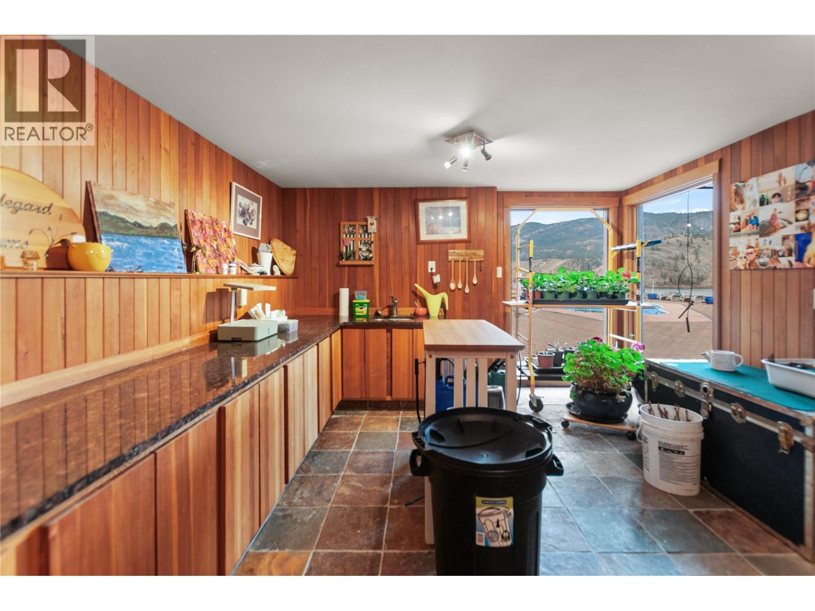 264 Eastside Road, Okanagan Falls, British Columbia  V0H 1R0 - Photo 36 - 10372320