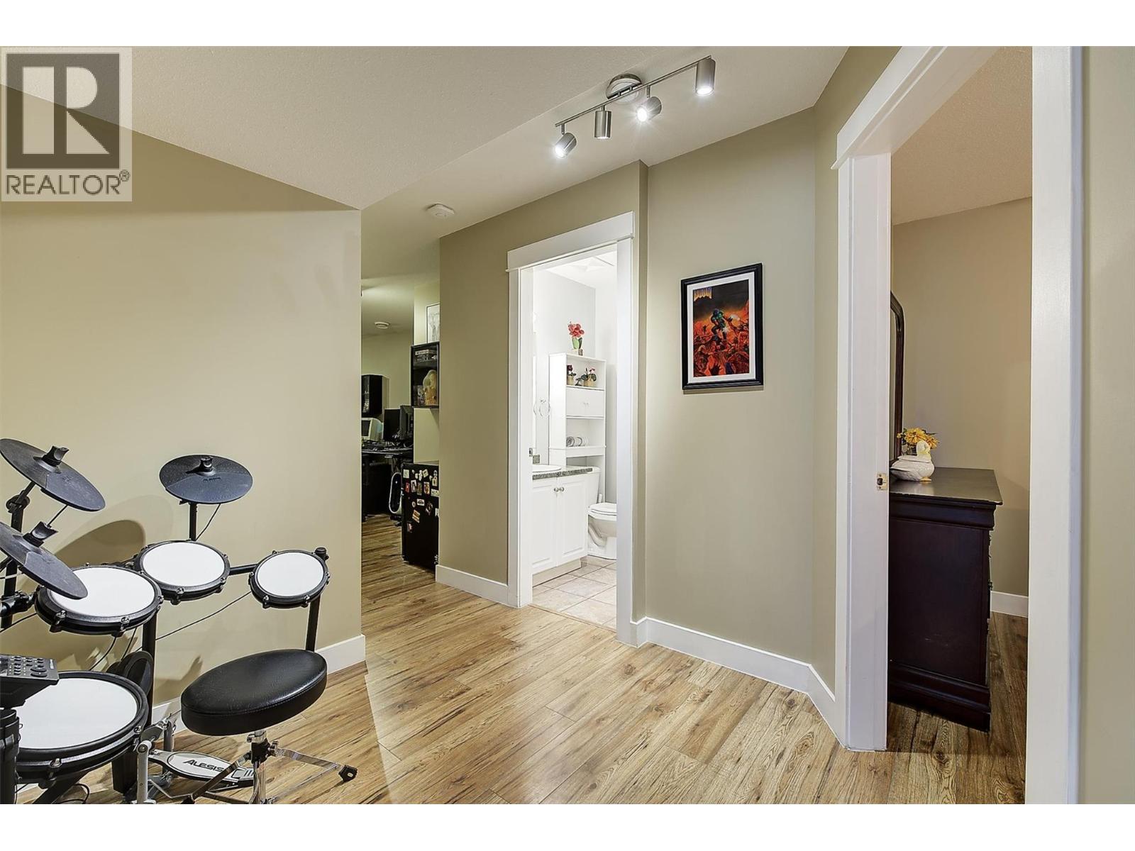1682 Vineyard Drive, West Kelowna, British Columbia  V4T 2V8 - Photo 8 - 10371410