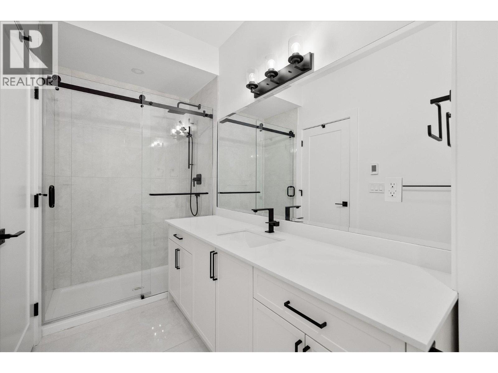 8916 Tavistock Road, Vernon, British Columbia  V1H 2L4 - Photo 40 - 10372407