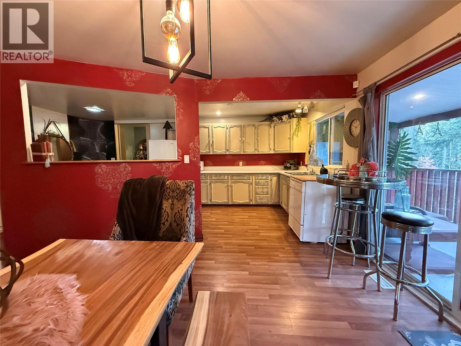 39 Wilkenson Road, Christina Lake, British Columbia  V0H 1E2 - Photo 11 - 10372442