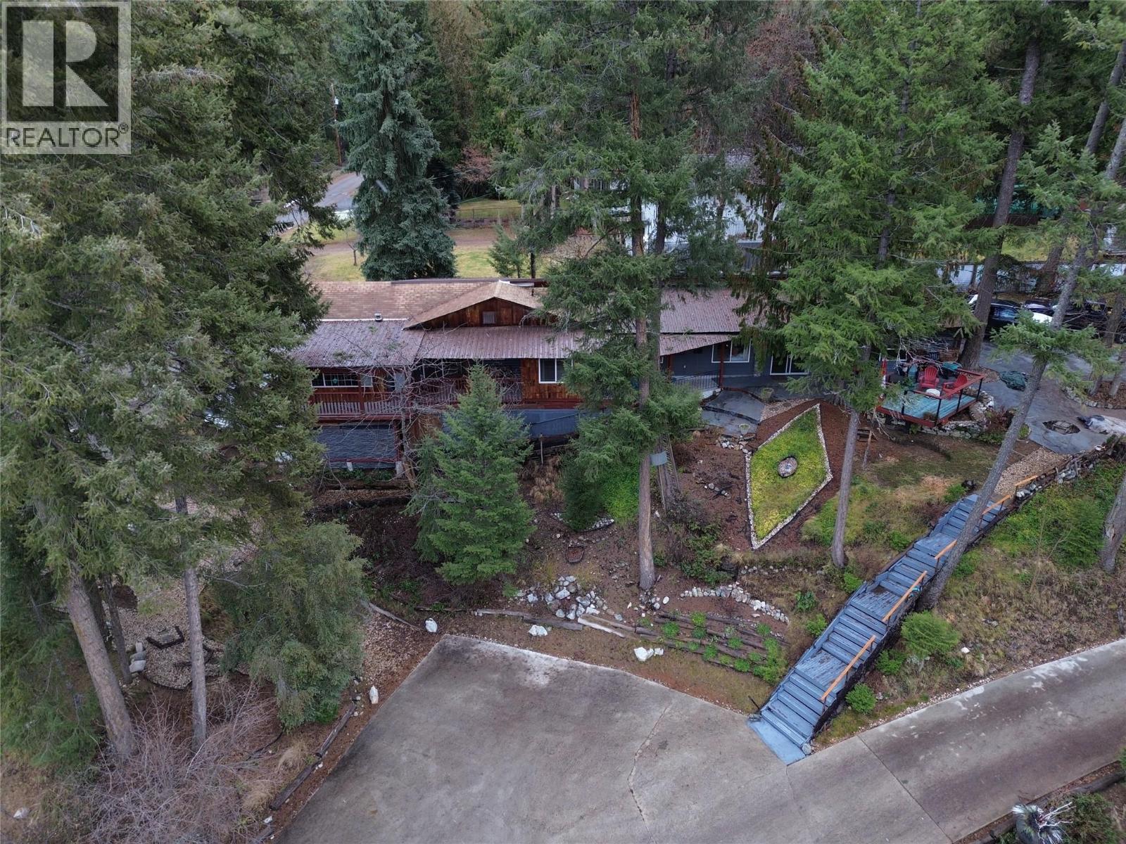 39 Wilkenson Road, Christina Lake, British Columbia  V0H 1E2 - Photo 2 - 10372442