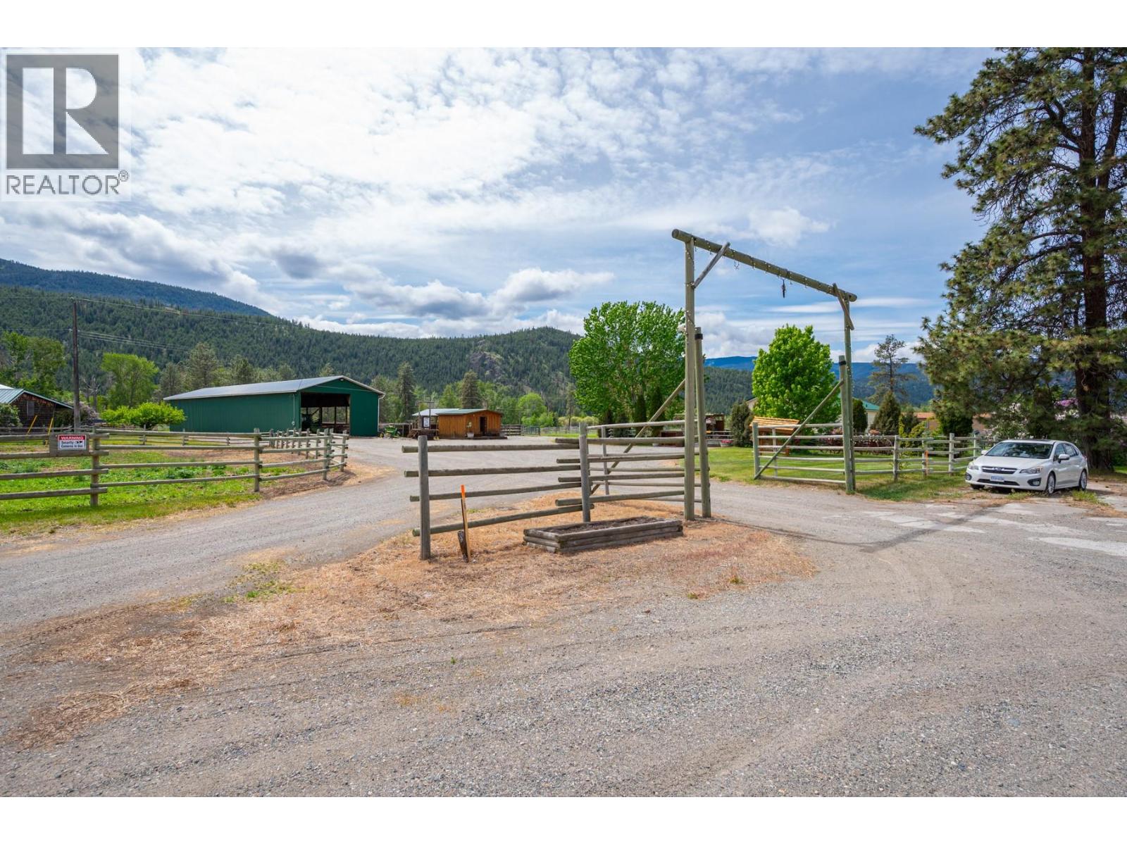 2225 Hazelhurst Road, Merritt, British Columbia  V1K 1N7 - Photo 12 - 10372455