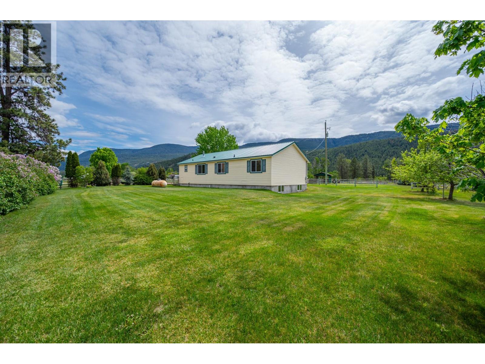 2225 Hazelhurst Road, Merritt, British Columbia  V1K 1N7 - Photo 42 - 10372455