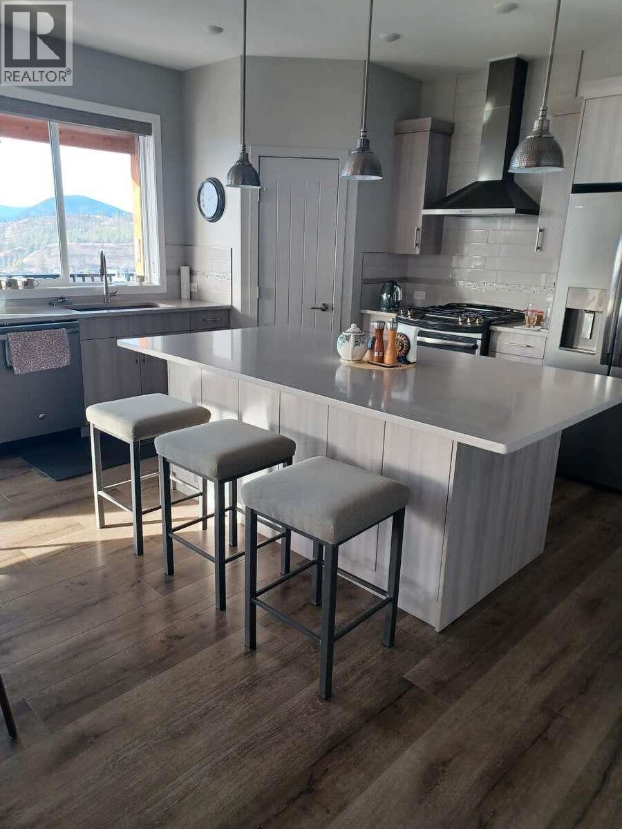 1120 Holden Road, Penticton, British Columbia  V2A 0B7 - Photo 4 - 10372476