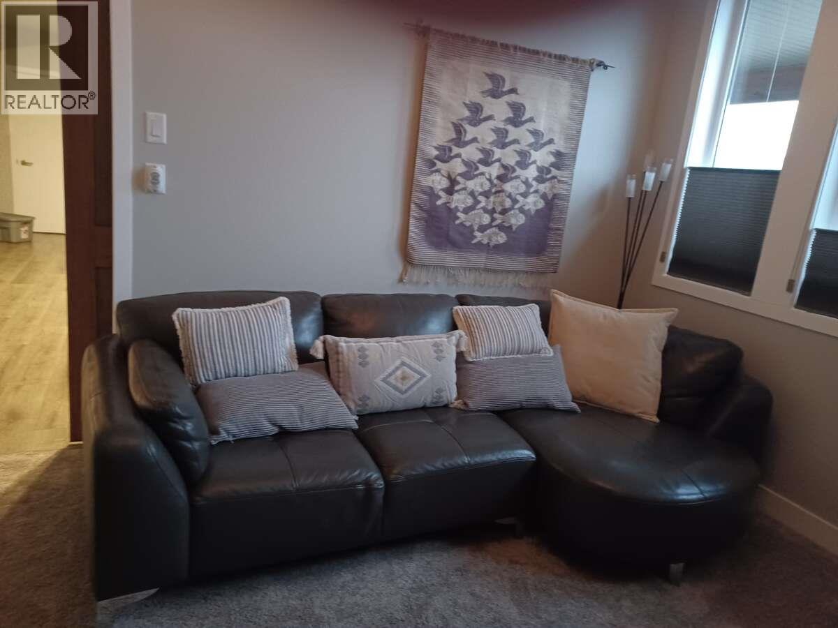 1120 Holden Road, Penticton, British Columbia  V2A 0B7 - Photo 8 - 10372476