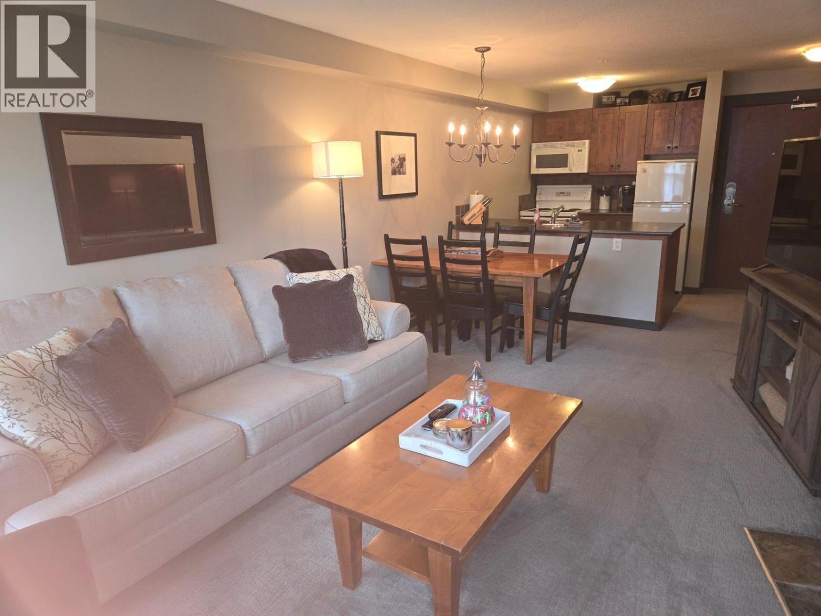 2070 Summit Drive Unit# 303, Panorama, British Columbia  V0A 1T0 - Photo 3 - 10372368