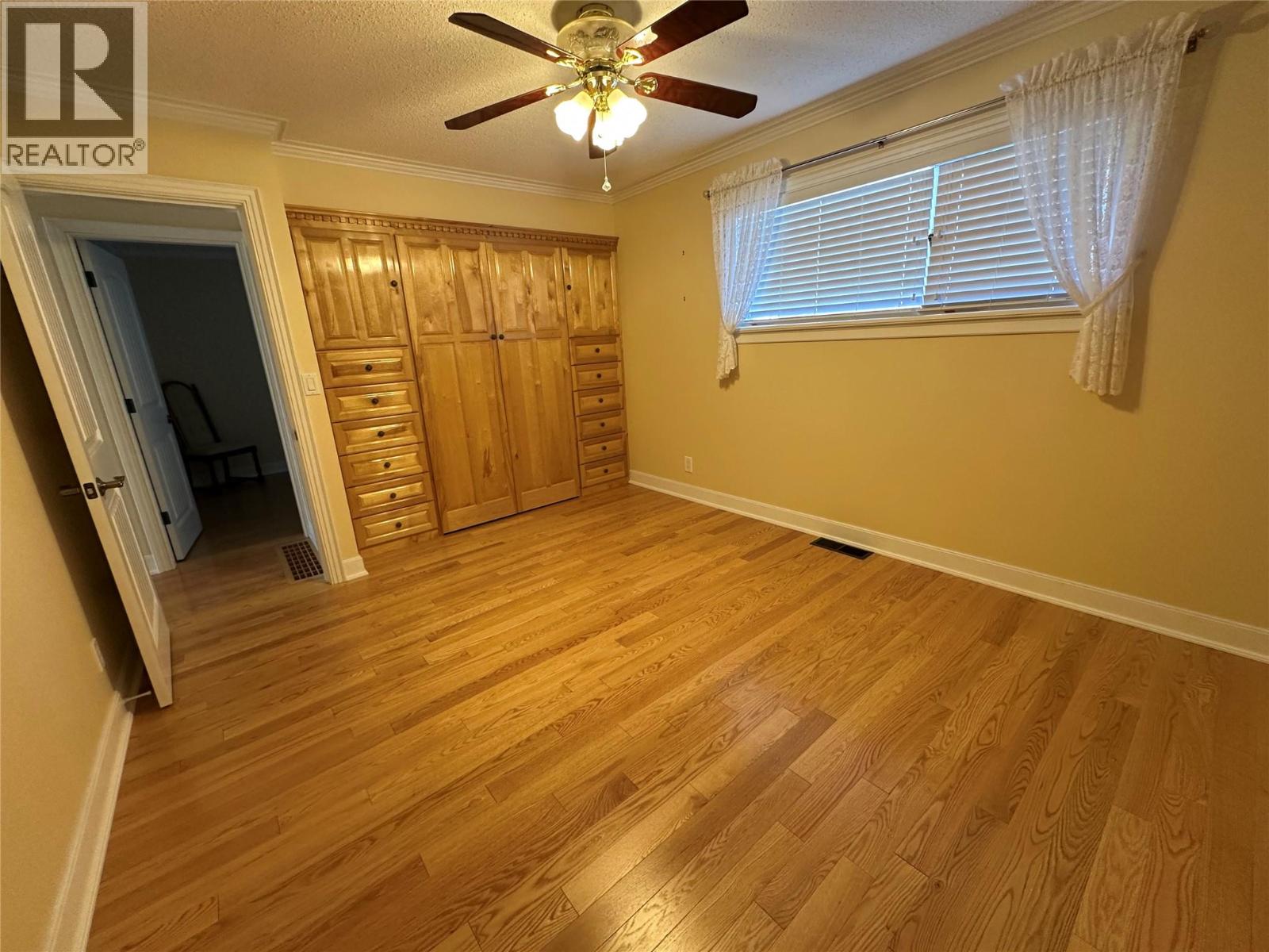 725 3rd Street, Montrose, British Columbia  V0G 1P0 - Photo 10 - 10372422