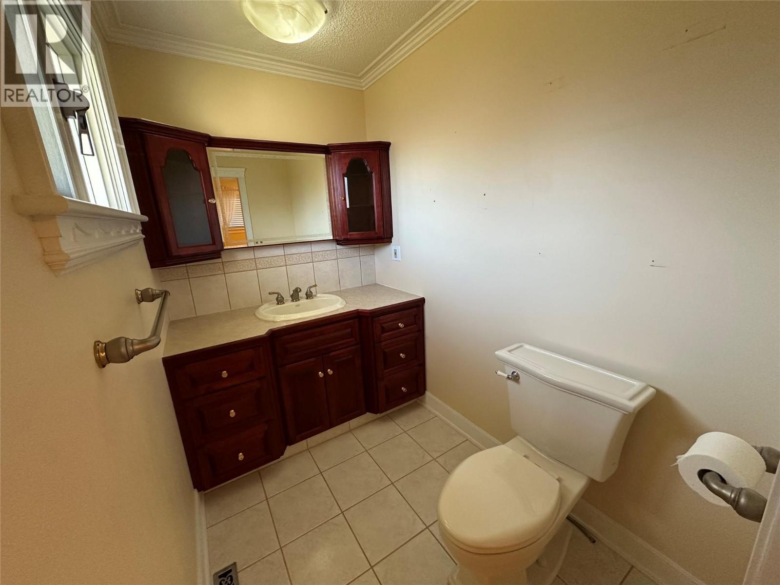 725 3rd Street, Montrose, British Columbia  V0G 1P0 - Photo 12 - 10372422
