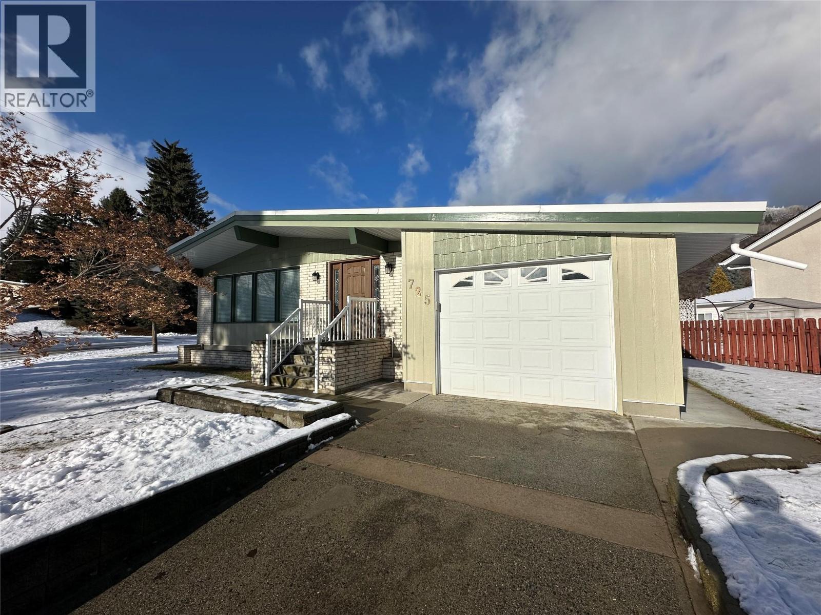 725 3rd Street, Montrose, British Columbia  V0G 1P0 - Photo 22 - 10372422