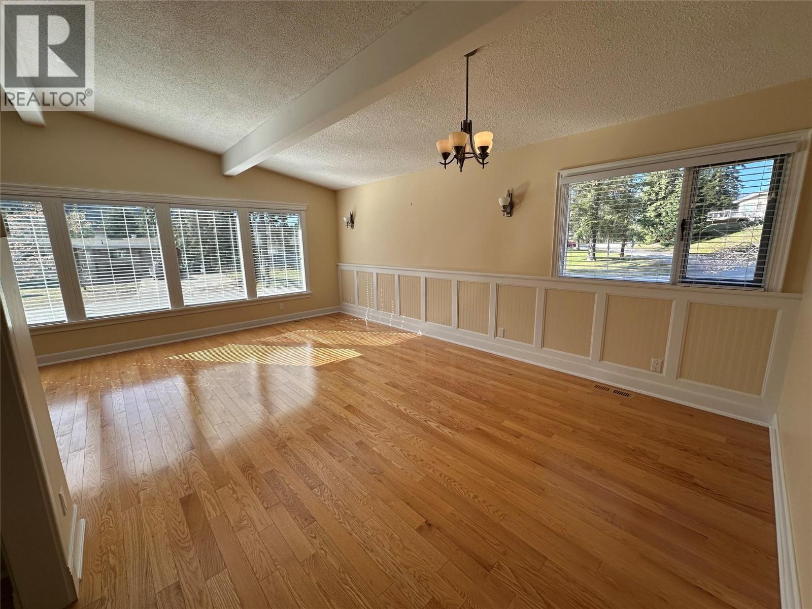 725 3rd Street, Montrose, British Columbia  V0G 1P0 - Photo 5 - 10372422