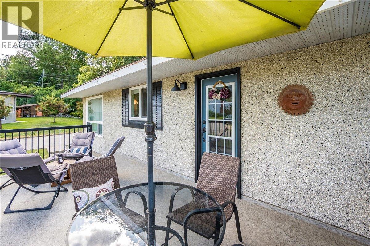 407 Willow Drive, Warfield, British Columbia  V1R 2M9 - Photo 13 - 10372356