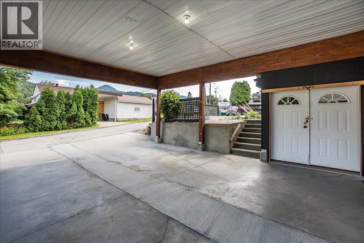 407 Willow Drive, Warfield, British Columbia  V1R 2M9 - Photo 18 - 10372356
