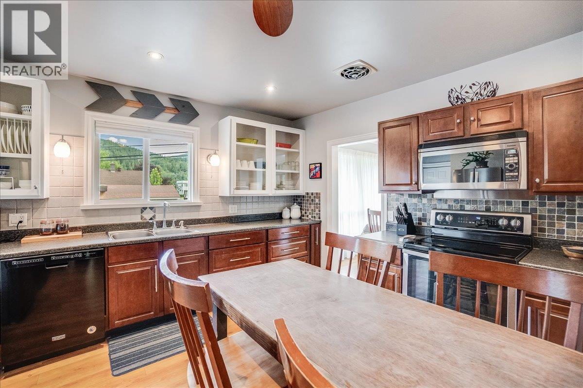407 Willow Drive, Warfield, British Columbia  V1R 2M9 - Photo 25 - 10372356