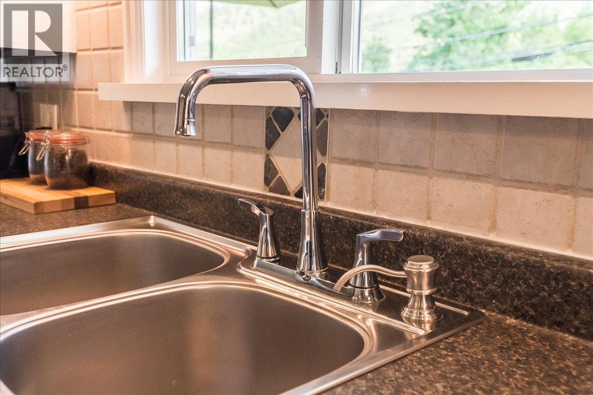 407 Willow Drive, Warfield, British Columbia  V1R 2M9 - Photo 26 - 10372356