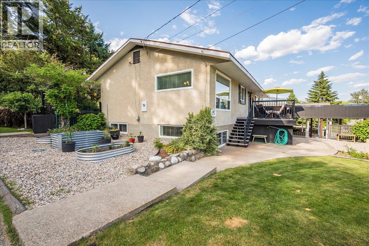 407 Willow Drive, Warfield, British Columbia  V1R 2M9 - Photo 9 - 10372356