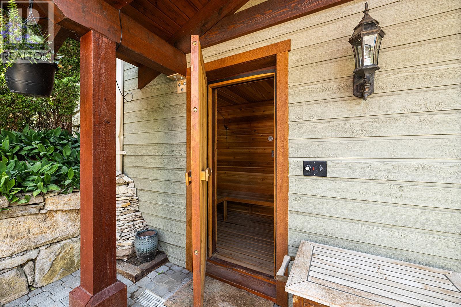 1682 Larkridge Court, Kelowna, British Columbia  V1W 4N5 - Photo 52 - 10372343