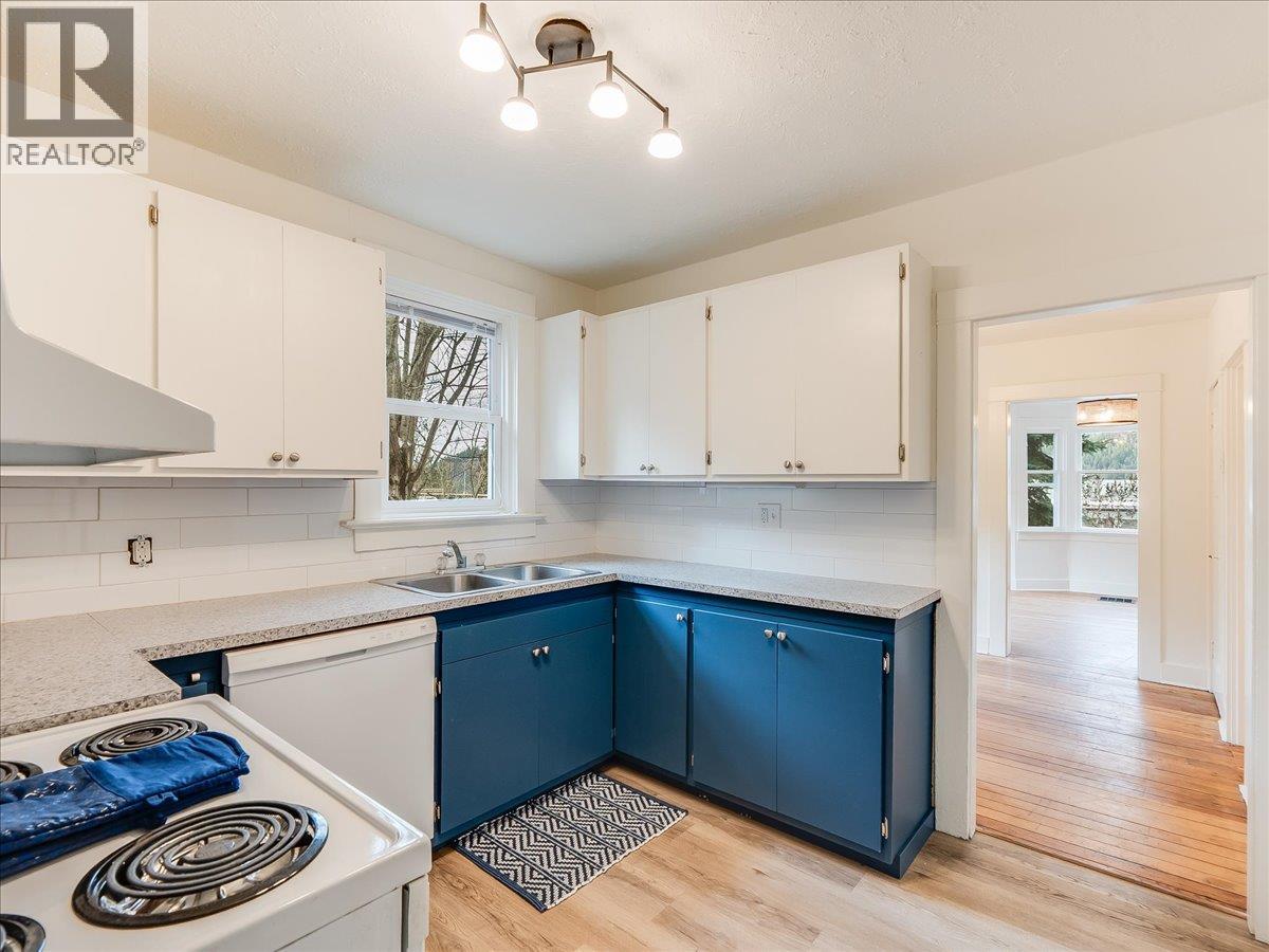 16 View Street, Nelson, British Columbia  V1L 2V2 - Photo 5 - 10371623