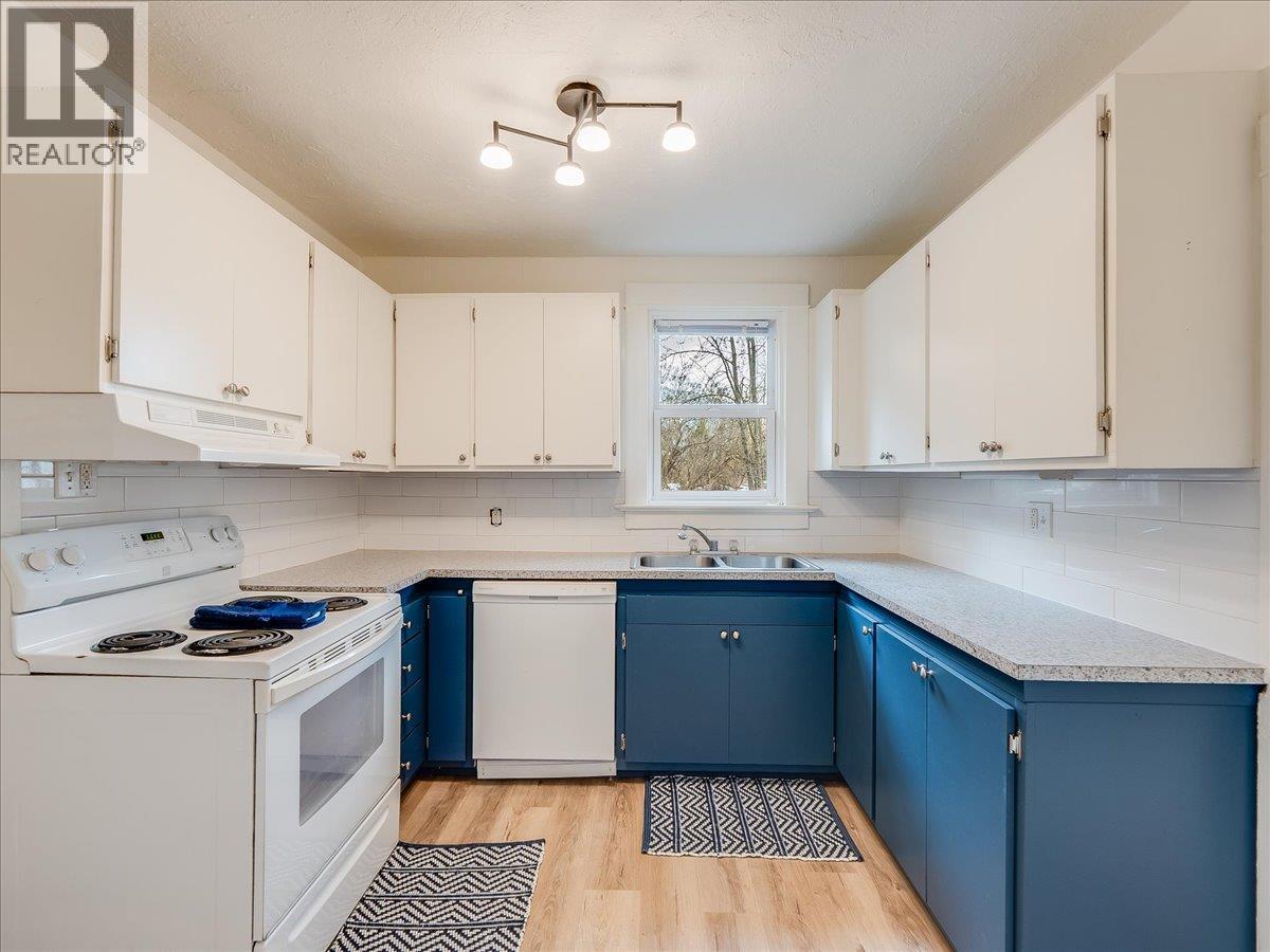 16 View Street, Nelson, British Columbia  V1L 2V2 - Photo 7 - 10371623