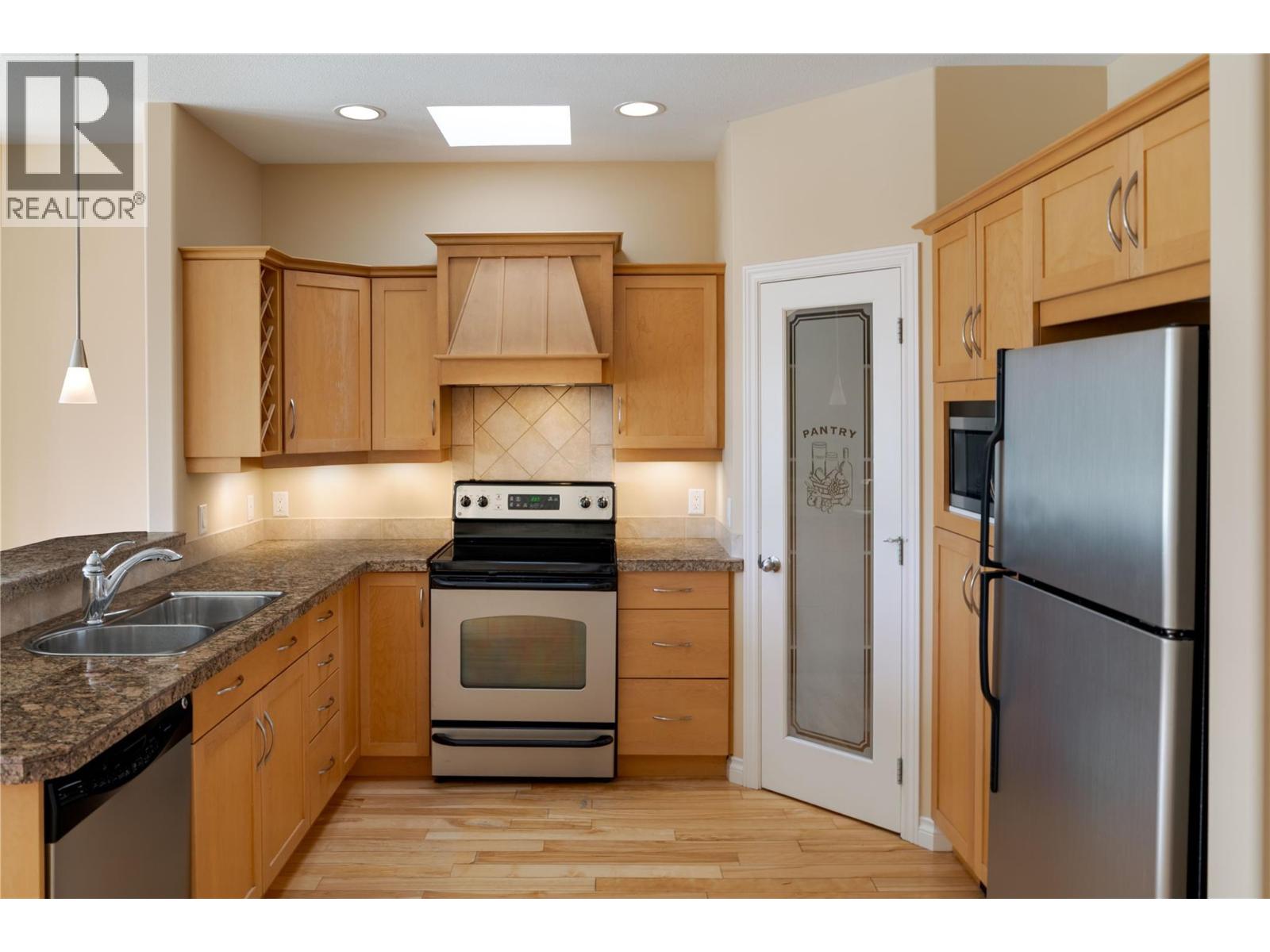 371 Mccarren Avenue, Kelowna, British Columbia  V1W 4W3 - Photo 12 - 10371615
