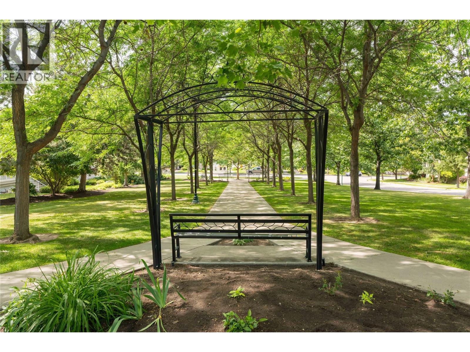 371 Mccarren Avenue, Kelowna, British Columbia  V1W 4W3 - Photo 37 - 10371615