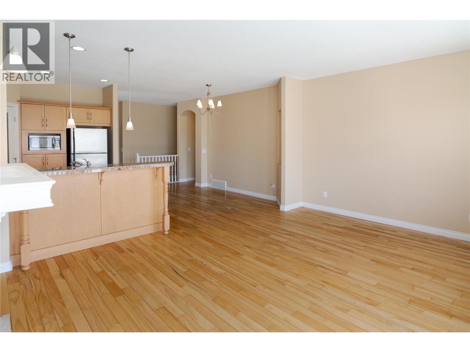 371 Mccarren Avenue, Kelowna, British Columbia  V1W 4W3 - Photo 9 - 10371615