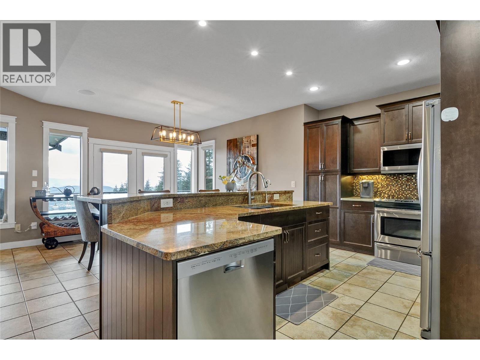 6032 Lynx Drive, Vernon, British Columbia  V1B 3J5 - Photo 11 - 10372524