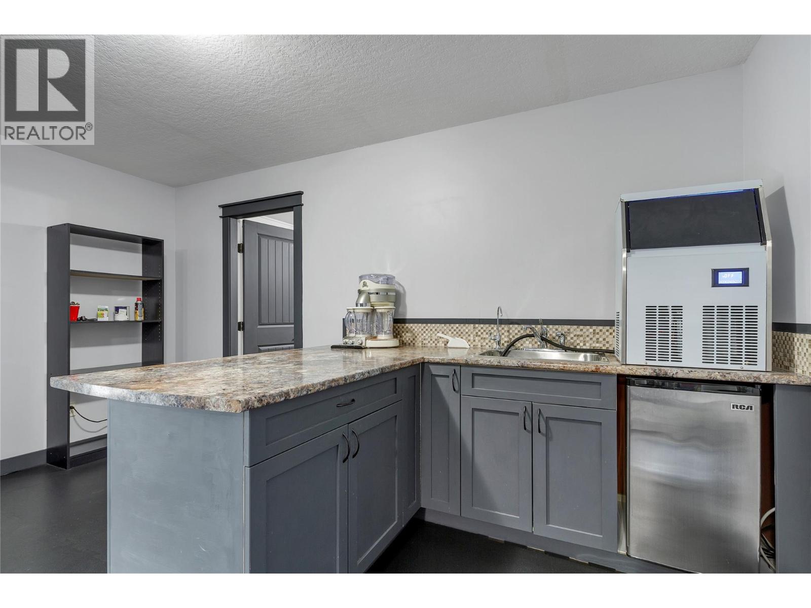 6032 Lynx Drive, Vernon, British Columbia  V1B 3J5 - Photo 45 - 10372524