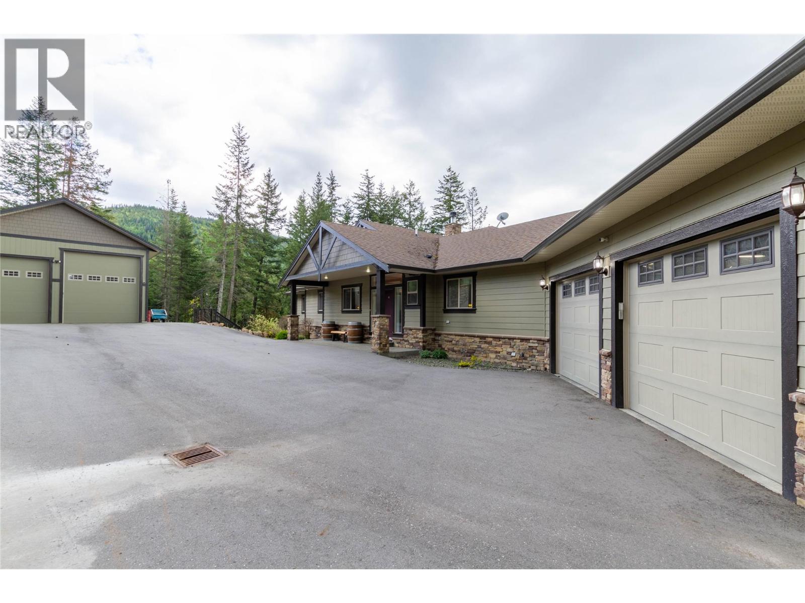 6032 Lynx Drive, Vernon, British Columbia  V1B 3J5 - Photo 70 - 10372524