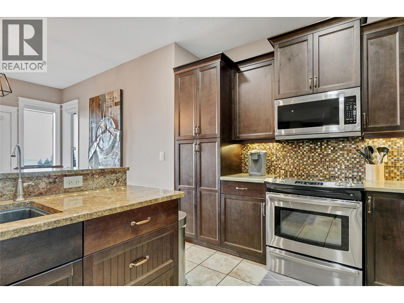 6032 Lynx Drive, Vernon, British Columbia  V1B 3J5 - Photo 8 - 10372524
