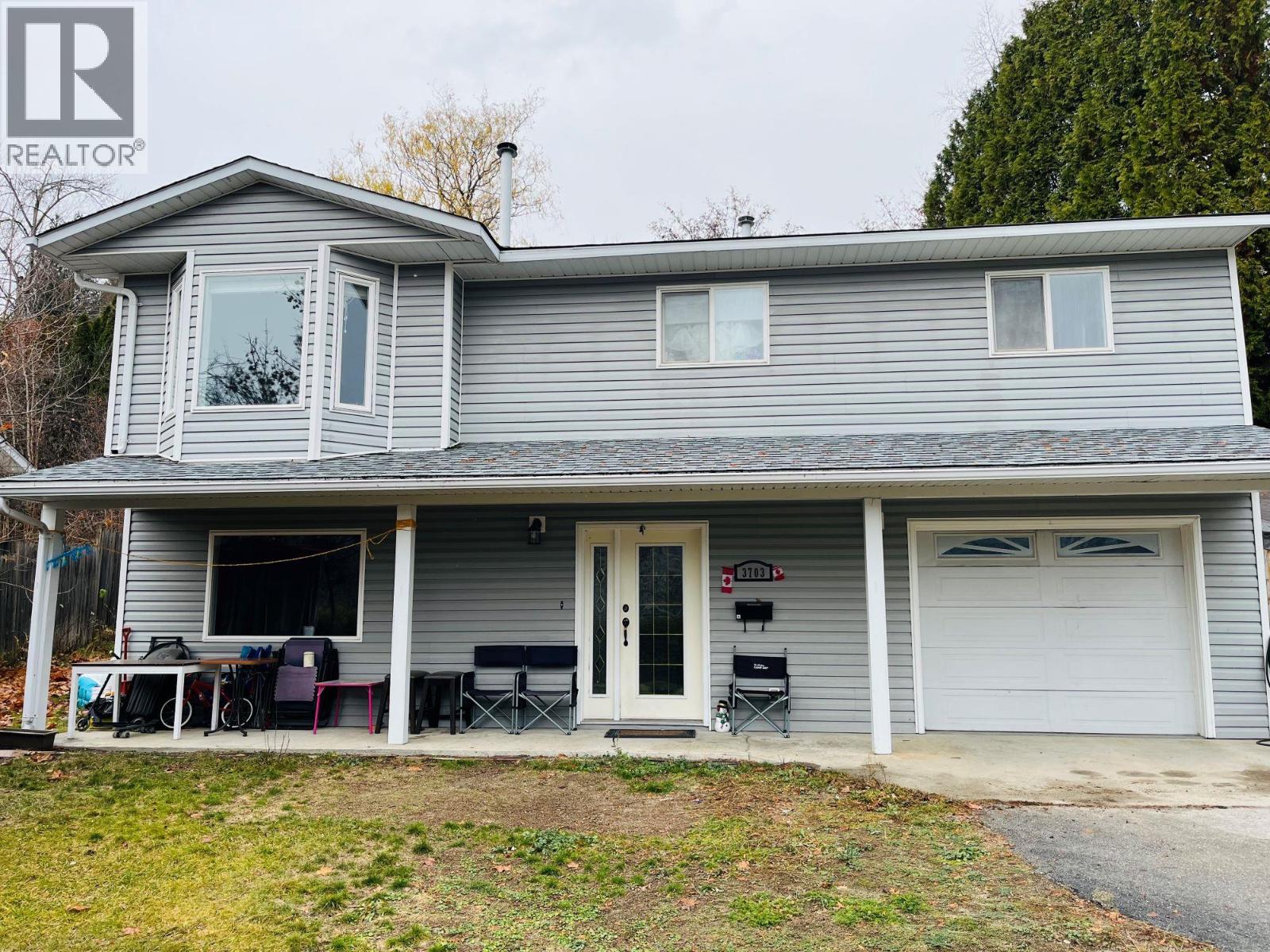 3703 9th Avenue, castlegar, British Columbia