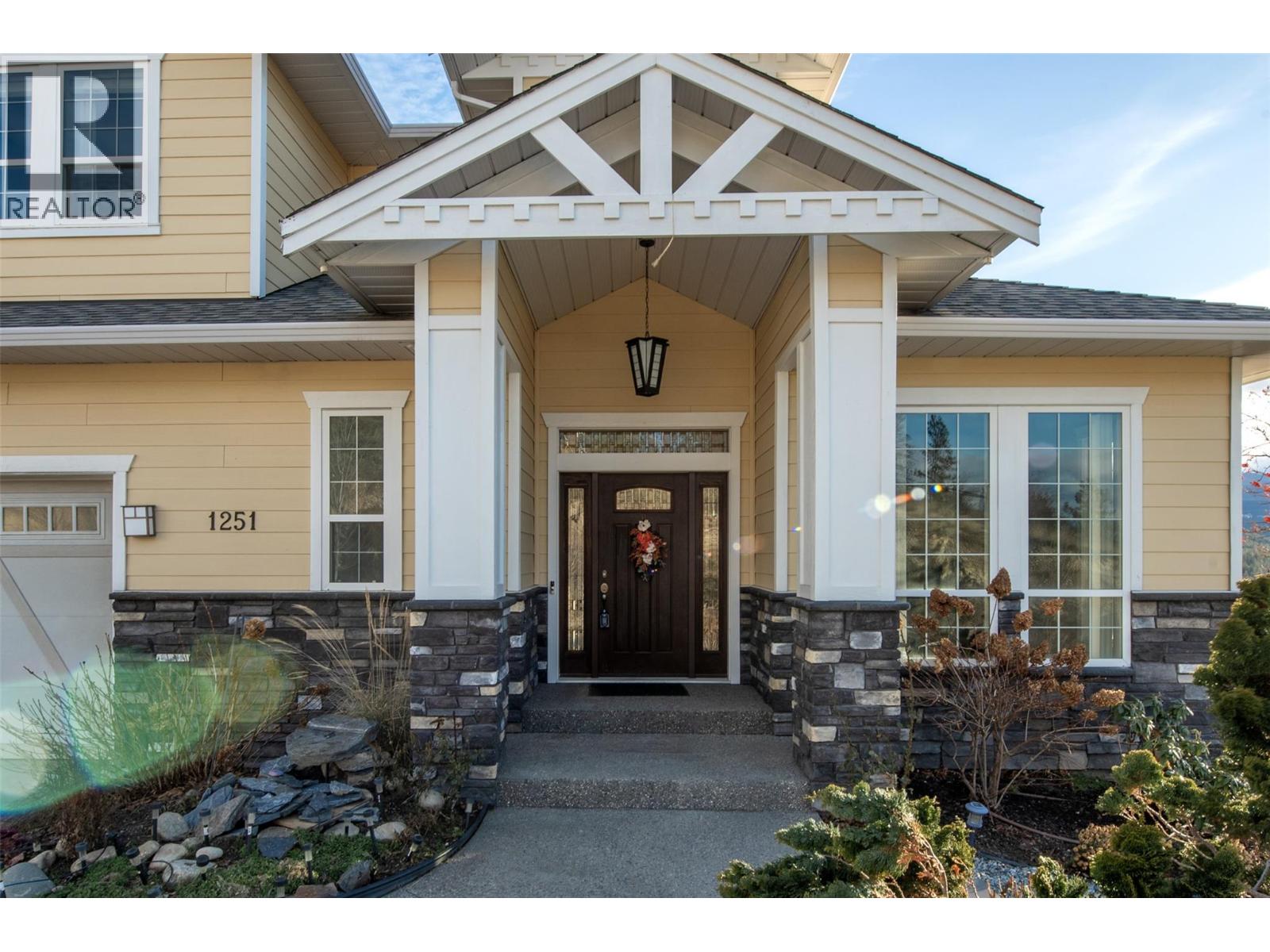 1251 Wilmot Avenue, Kelowna, British Columbia  V1P 1M1 - Photo 2 - 10372386