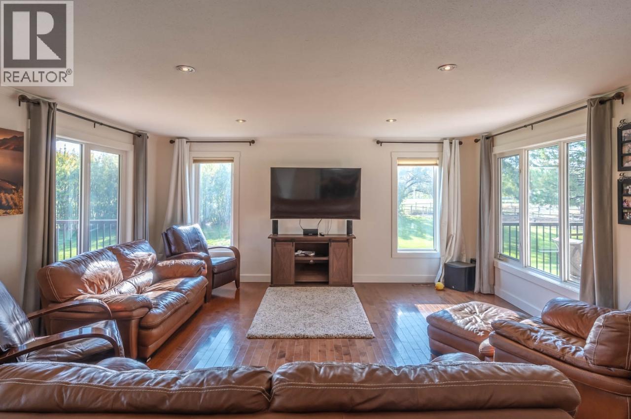 300 Jones Way Road, Oliver, British Columbia  V0H 1T5 - Photo 13 - 10372498