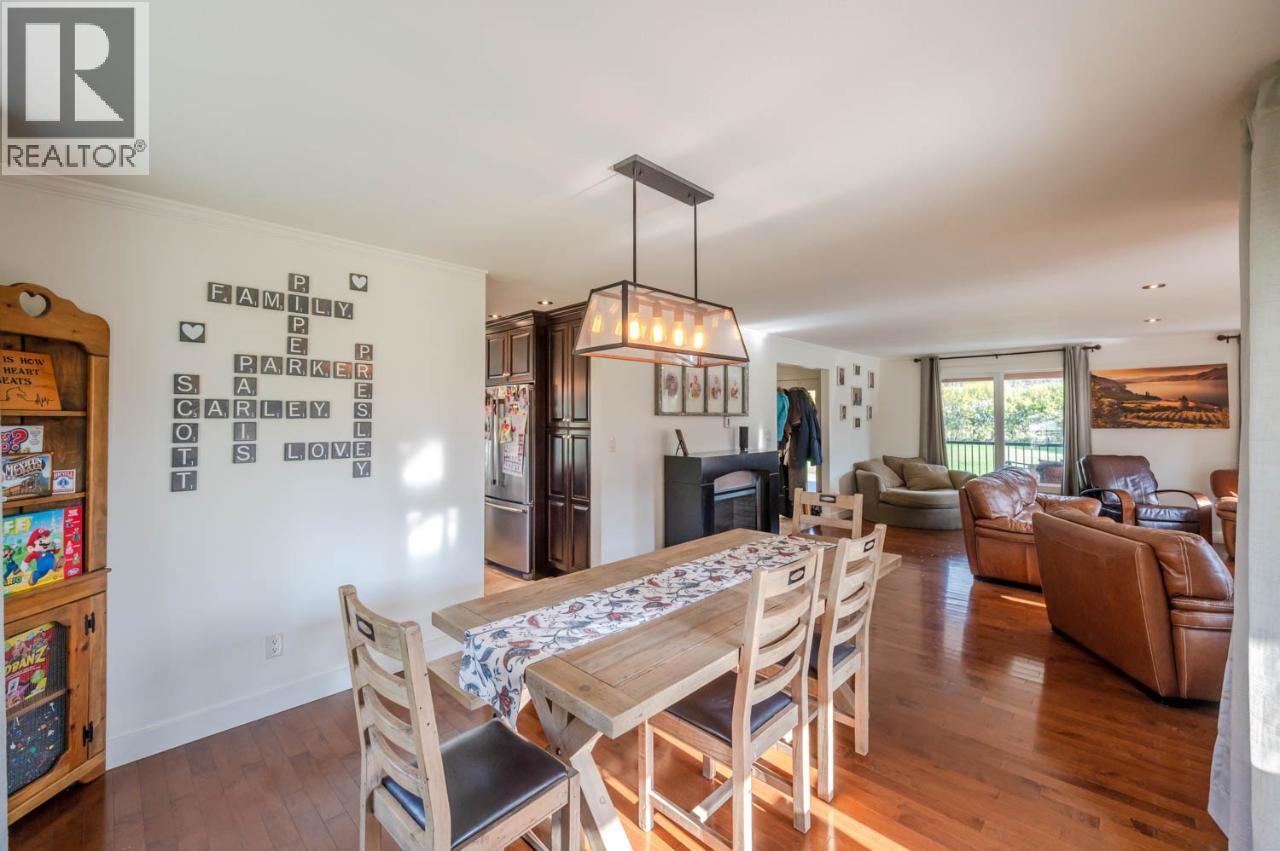 300 Jones Way Road, Oliver, British Columbia  V0H 1T5 - Photo 16 - 10372498