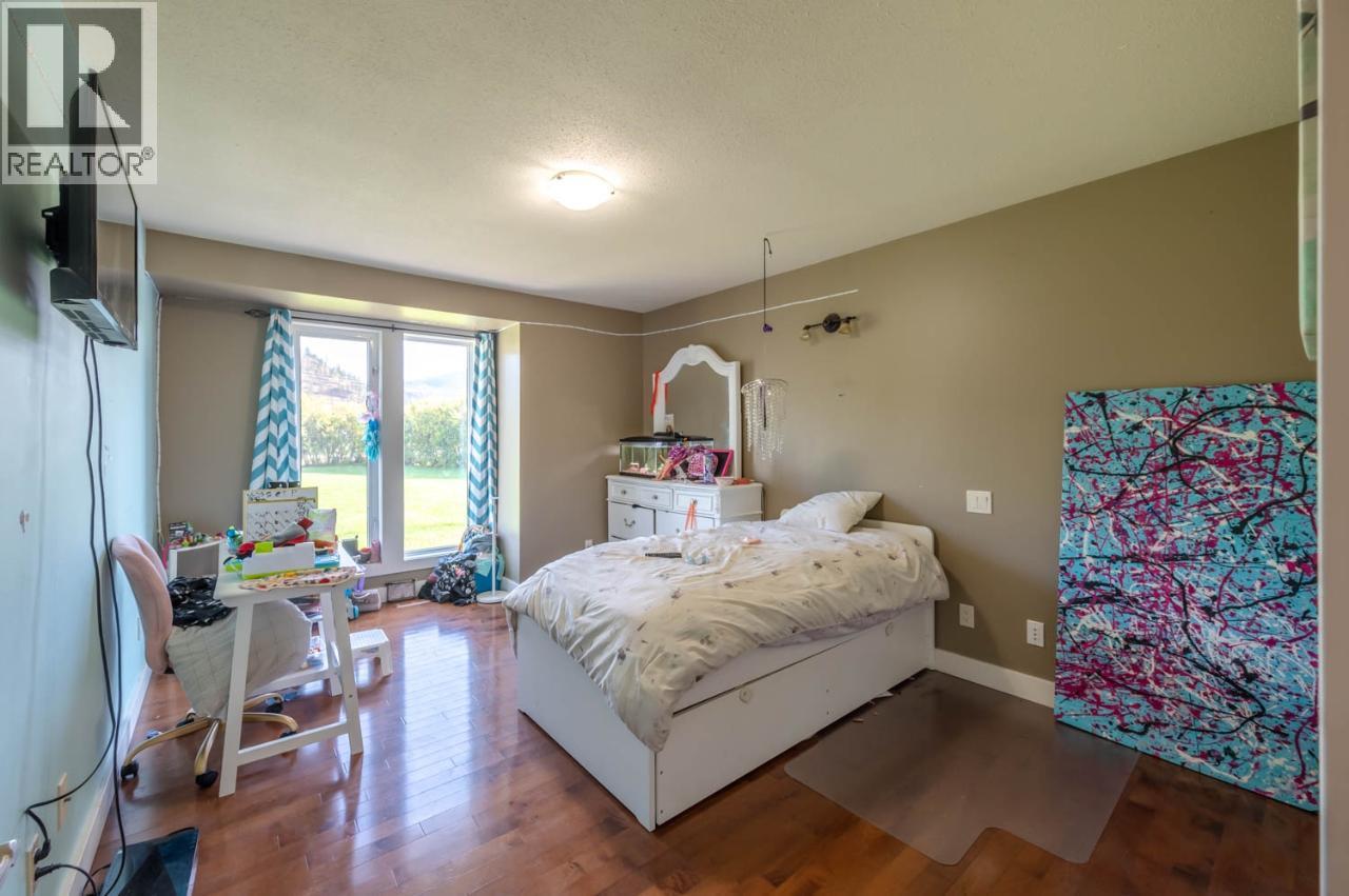 300 Jones Way Road, Oliver, British Columbia  V0H 1T5 - Photo 18 - 10372498