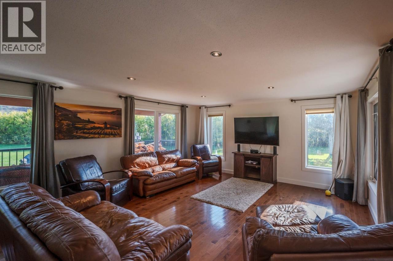 300 Jones Way Road, Oliver, British Columbia  V0H 1T5 - Photo 9 - 10372498