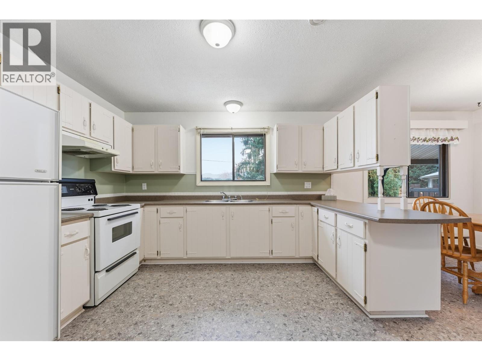 2289 Hayden Place, Armstrong, British Columbia  V0E 1B1 - Photo 8 - 10372508