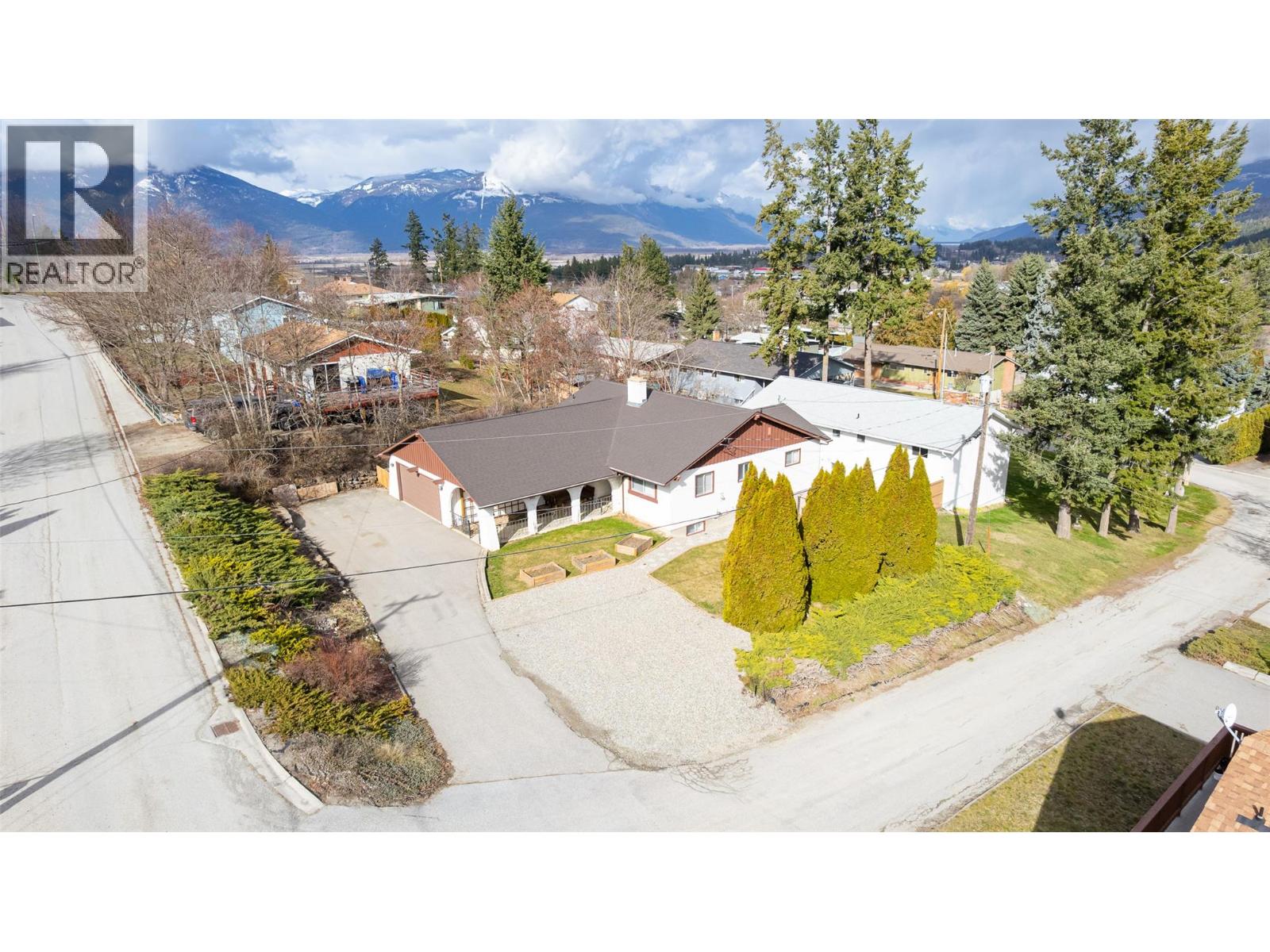 703 11th Avenue N, Creston, British Columbia  V0B 1G4 - Photo 41 - 10372190